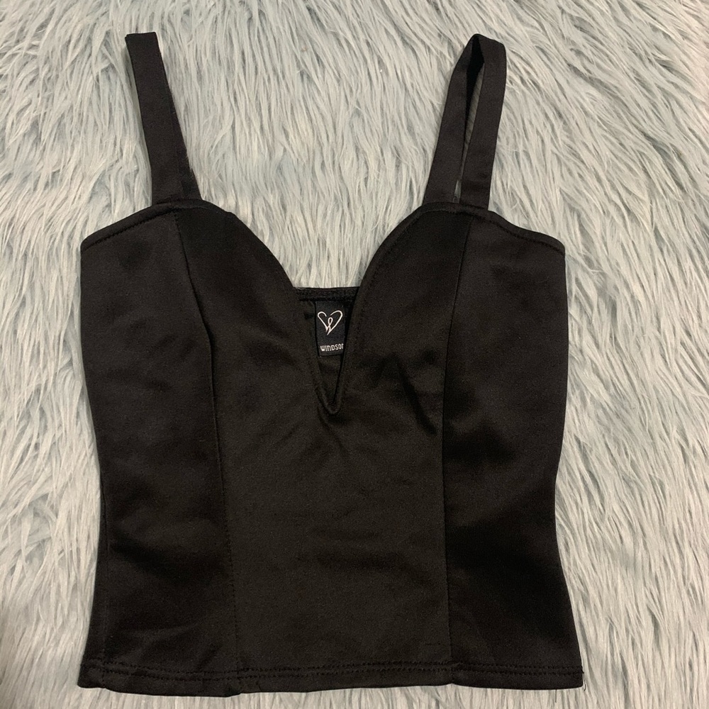 🎉3 for $15🎉 Windsor Low Cut Top